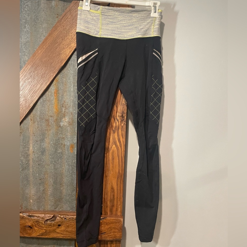 Women’s Winter Lululemon leggings!
